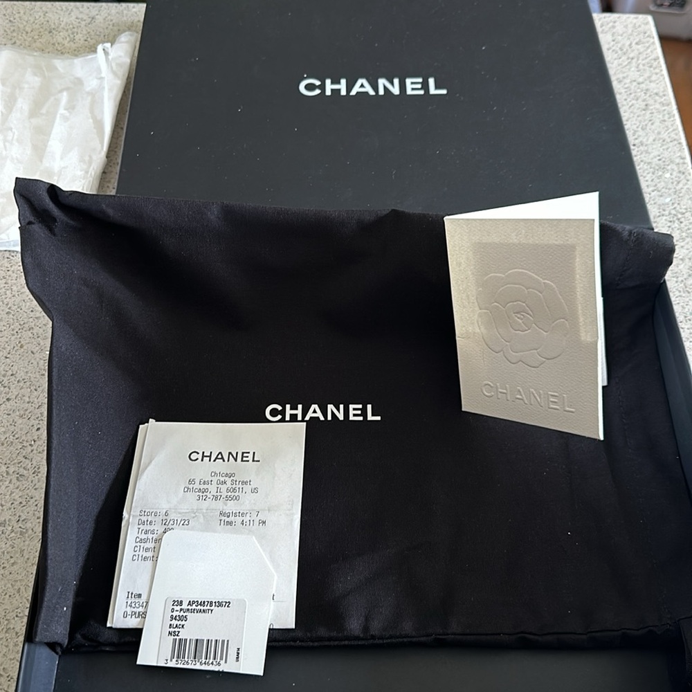 Chanel handbag - Picture 9 of 17